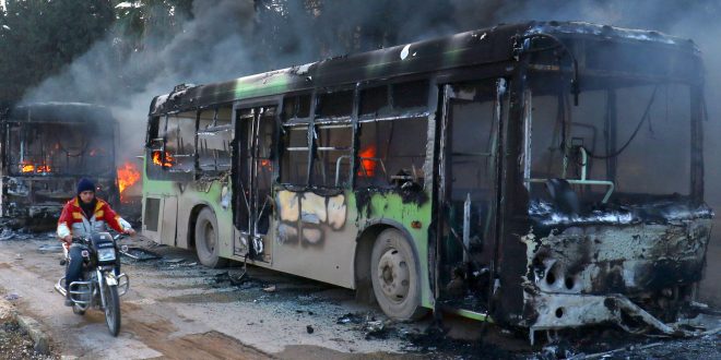 Сирия: террористы срывают договоренности и поджигают автобусы гуманитарной помощи