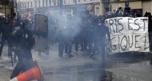 Французские лицеисты устроили погромы в Париже