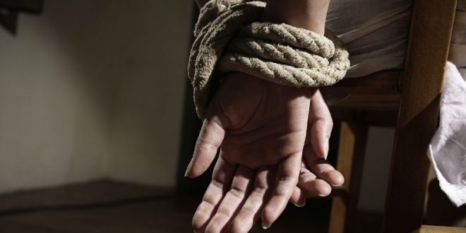 Москвич захватил в заложники собственную семью и требует убежища в КНДР или Иране из-за заговора сионистов