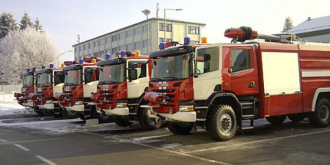 У аэропорта Домодедово пожарная машина наехала на пешеходов, один из пострадавших погиб