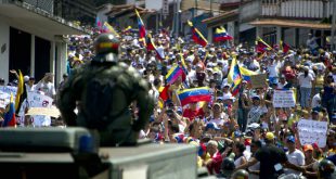 В Венесуэле в ходе массовых акций протеста пострадали более 220 человек