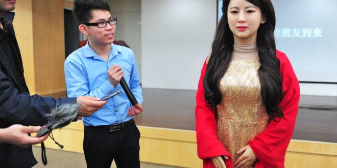 Сделано в Китае: Созданный в Поднебесной робот-женщина провалил первое интервью, не ответив ни на один вопрос