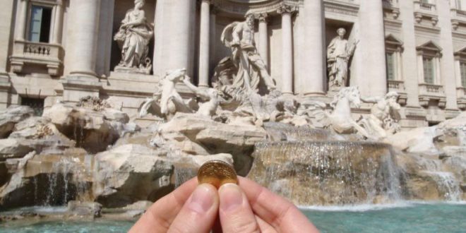 За год туристы бросили в самый известный фонтан Рима 1,4 миллиона евро