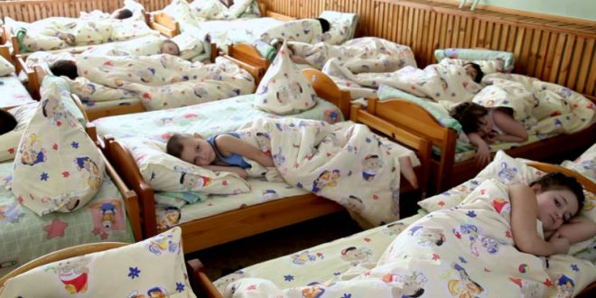 В московском детсаду воспитательница избила ребенка за отказ спать в тихий час
