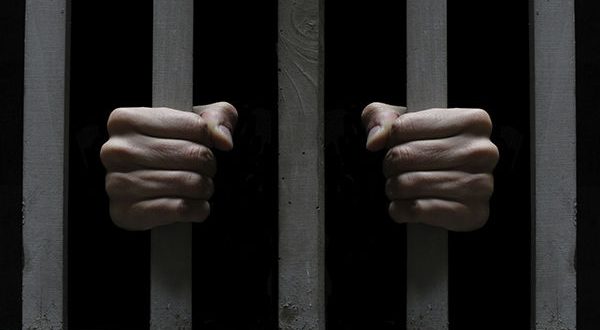 Кемеровского педофила поймали по дороге в полицию родители изнасилованной девочки