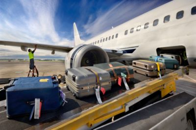 Президент подписал закон о взимании платы за провоз багажа по невозвратным билетам