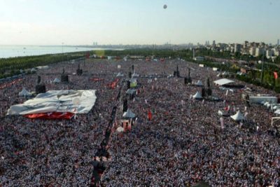 В Стамбуле 450-километровый «Марш справедливости» завершился многотысячным митингом оппозиции
