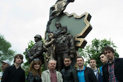 В центре Луганска неизвестные подорвали памятник ополченцам